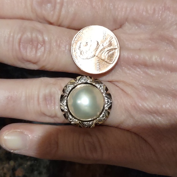 Mabe Pearl ring 14 karat yellow gold, accent diamonds - Picture 12 of 12